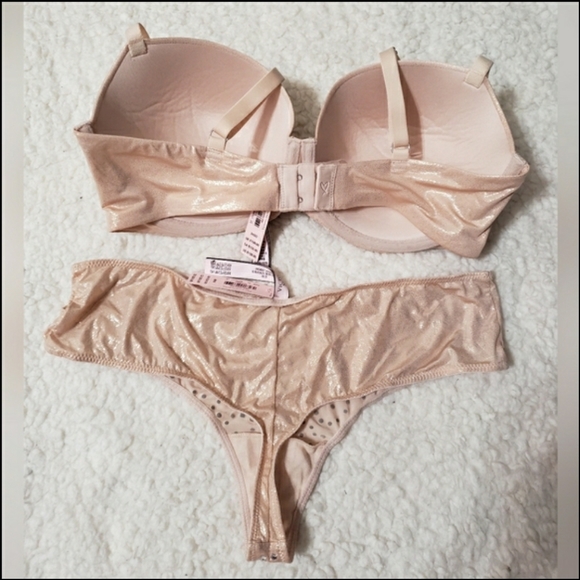 Victoria's Secret Dream Angels Bra & Pant Set - Picture 2 of 15